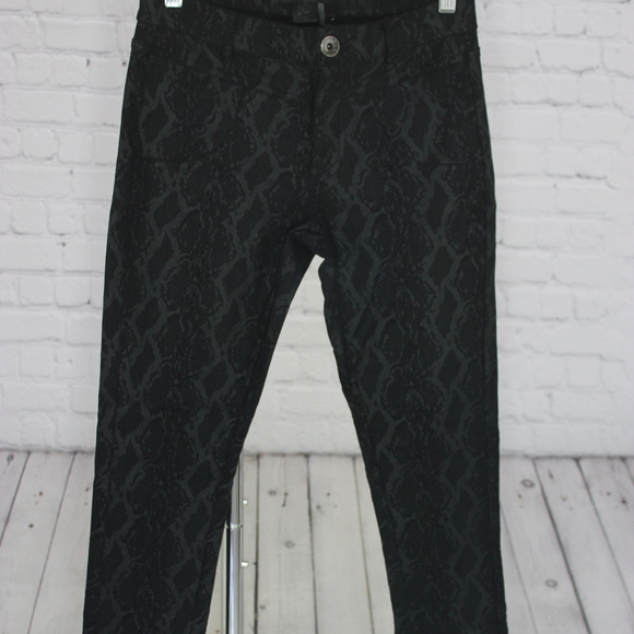 Caribbean Queen Pants - Skinny Pants innovative design